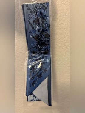 NEW BEAUTIFUL Scarf for purse & you can use as a hair accessory